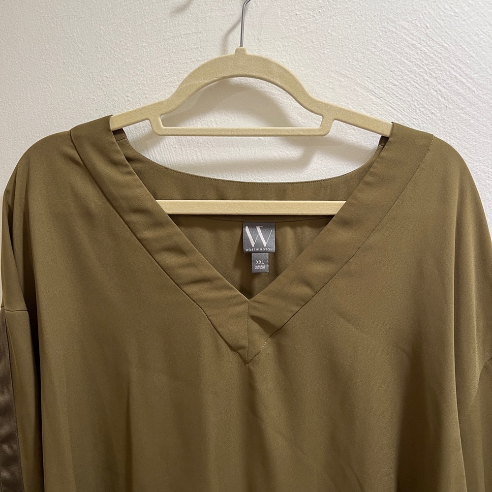 GREEN BLOUSE - Picture 3 of 5